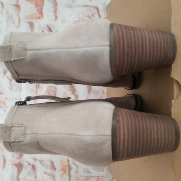 New dolce vita Josie Perforated Bootie - Picture 5 of 10